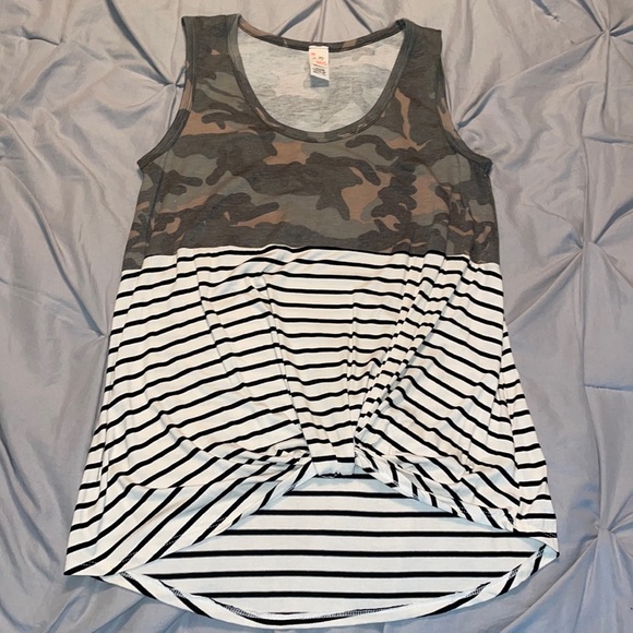 NWOT- 7th Ray- size small- camo/black white striped. Twist front top - Picture 1 of 9
